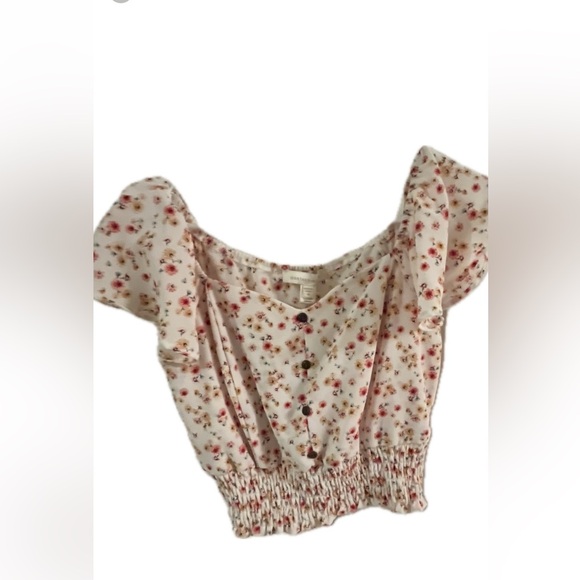 Monteau Floral Off-Shoulder Smocked Top | Blusa Floral - Picture 6 of 6